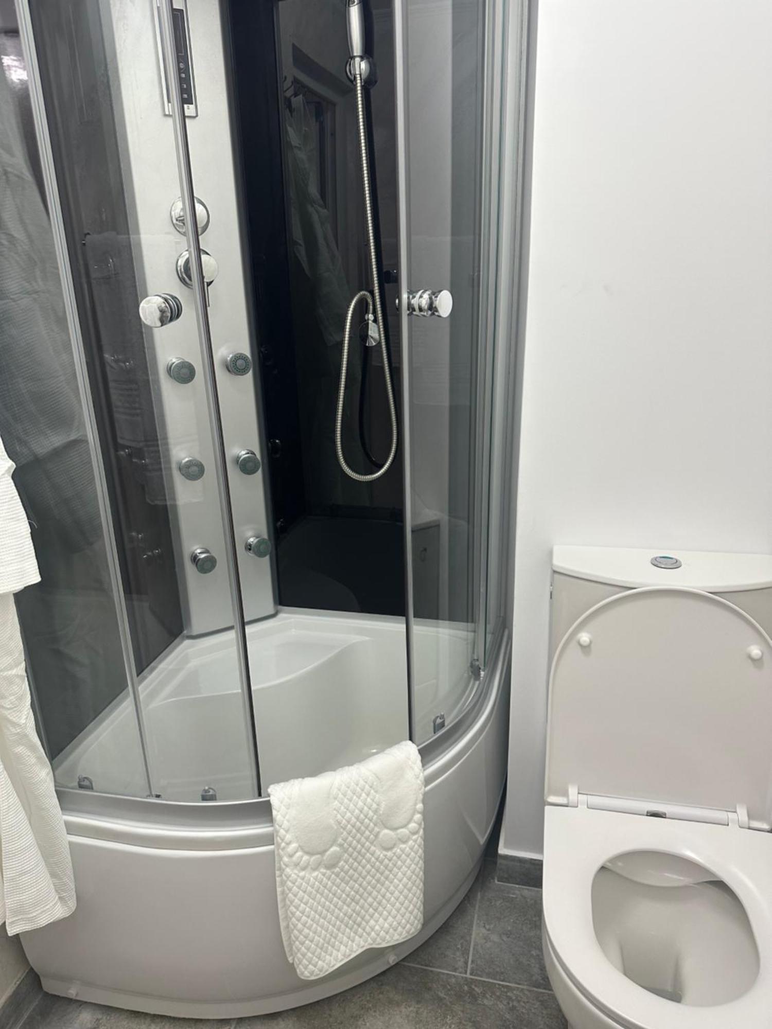 Pensiunea Cascada Putnei Lepşa Exteriör bild